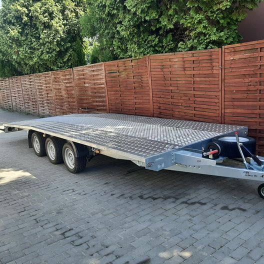 NIEWIADOW ÚJ!//5.5x2.1m/3500 kg.3 tengelyes.burkolt közép.13-as kerekek!