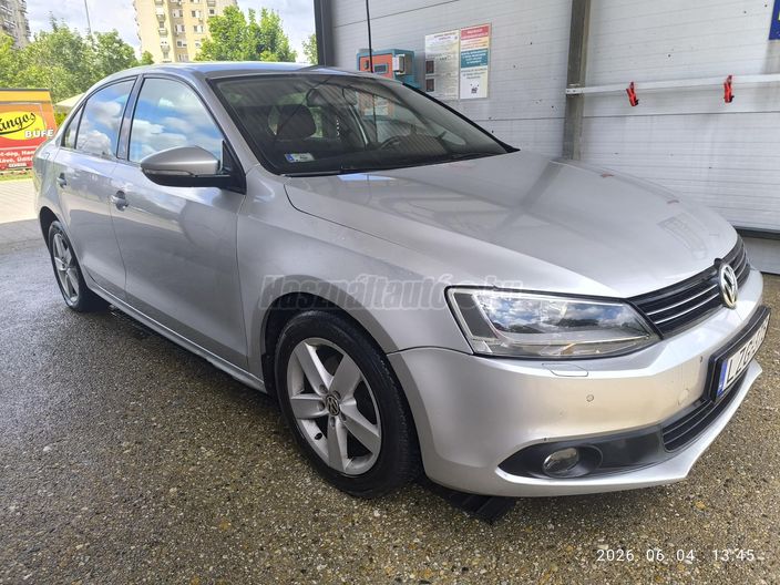 VOLKSWAGEN JETTA VI 1.6 CR TDI Comfortline