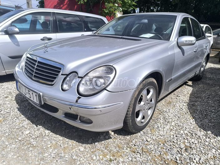 MERCEDES-BENZ E 240 Elegance (Automata)