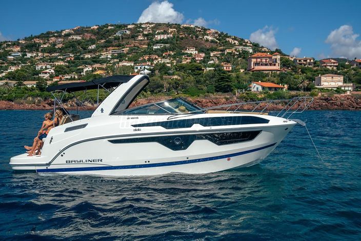 BAYLINER ELŐRENDELÉSI AKCIÓ! CIERA 8 ÚJ 2027-ES KABINOS HAJÓ ELADÓ EXTRA KEDVEZMÉNNYEL