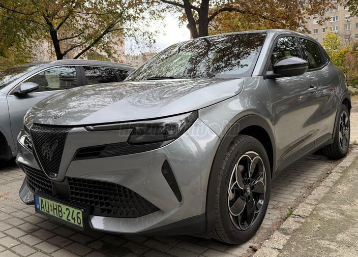 ALFA ROMEO JUNIOR BEV Intensa 54kWh