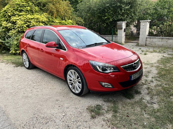 OPEL ASTRA J Sports Tourer 1.4 T Sport
