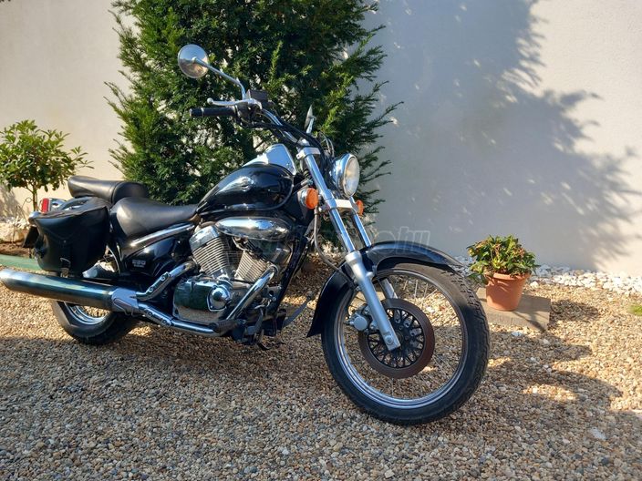 SUZUKI VL 250 (INTRUDER)