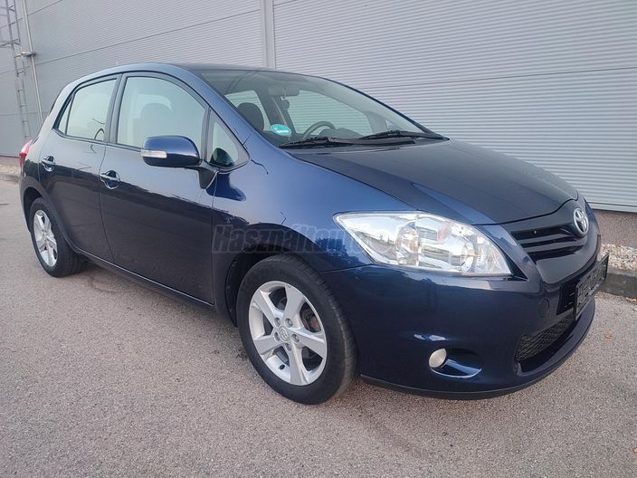 TOYOTA AURIS 1.6 Luna