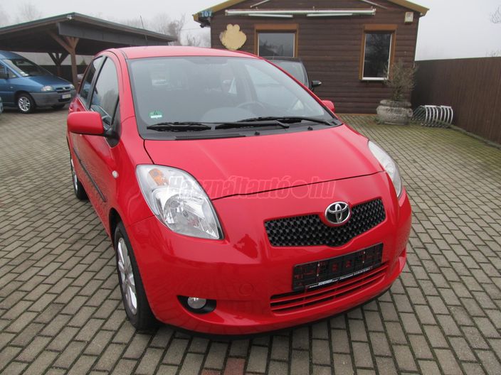 TOYOTA YARIS 1.0 998 Ice