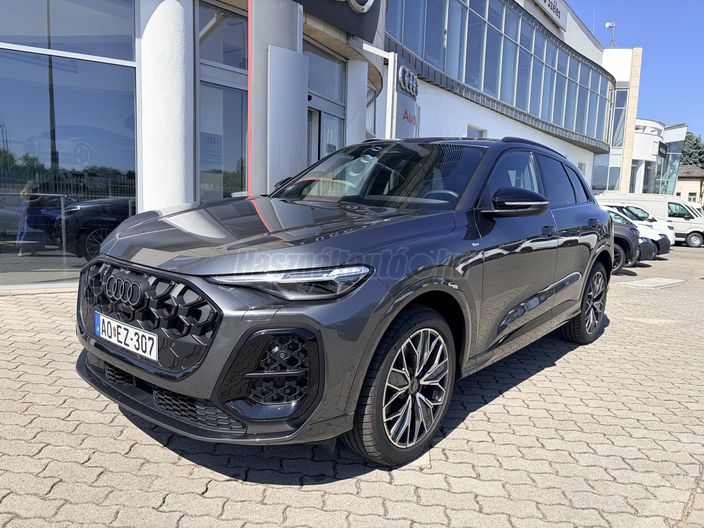 AUDI Q5 40 TDI quattro S-tronic