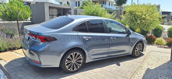 TOYOTA COROLLA Sedan 1.6 Executive