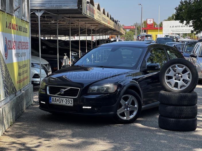 VOLVO C30 2.4 D [D5] Momentum Geartronic
