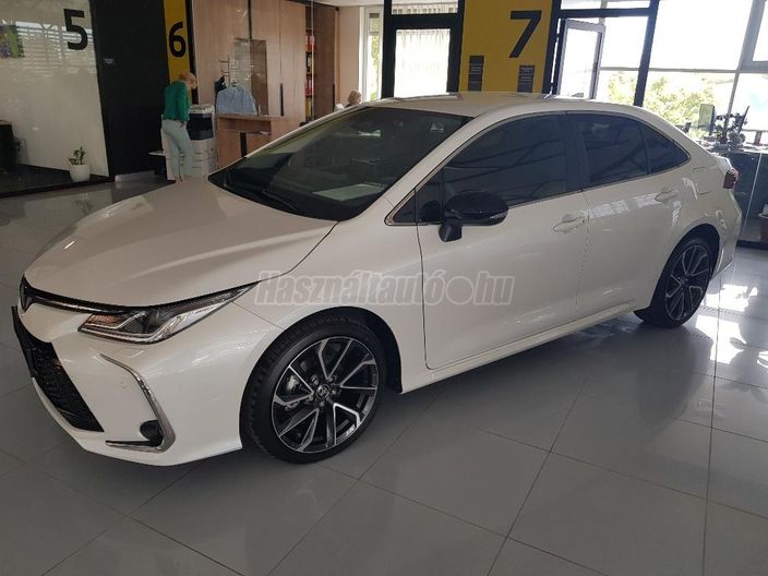 TOYOTA COROLLA Sedan 1.8 Hybrid Executive e-CVT