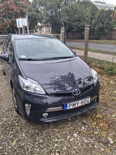 TOYOTA PRIUS PLUG-IN