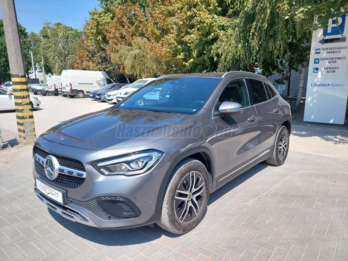 MERCEDES-BENZ GLA 200 Style Line 7G-DCT