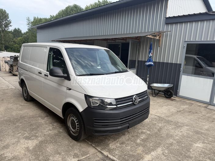 VOLKSWAGEN TRANSPORTER T6 2.0 TDi BMT HT E6 (3 személyes )