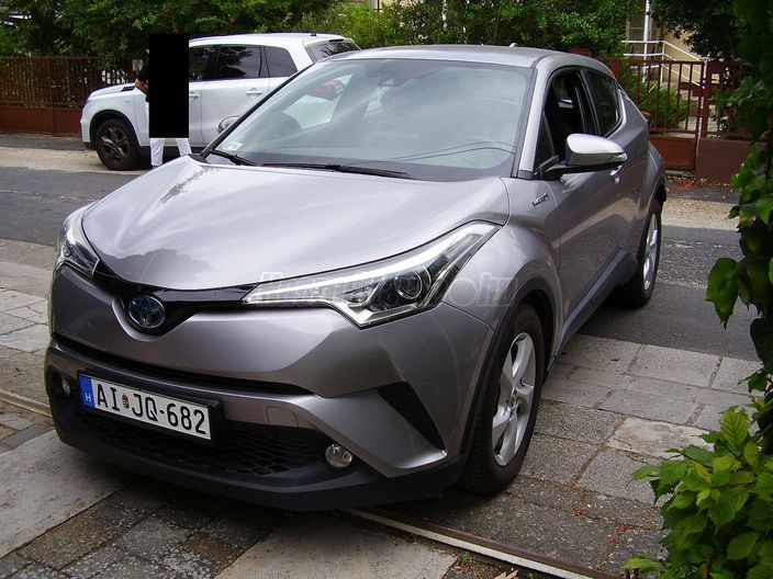 TOYOTA C-HR 1.8 Hybrid Dynamic Comfort LED e-CVT