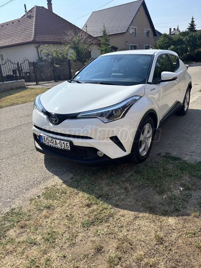 TOYOTA C-HR 1.8 Hybrid Active (ülésfűtéssel) e-CVT