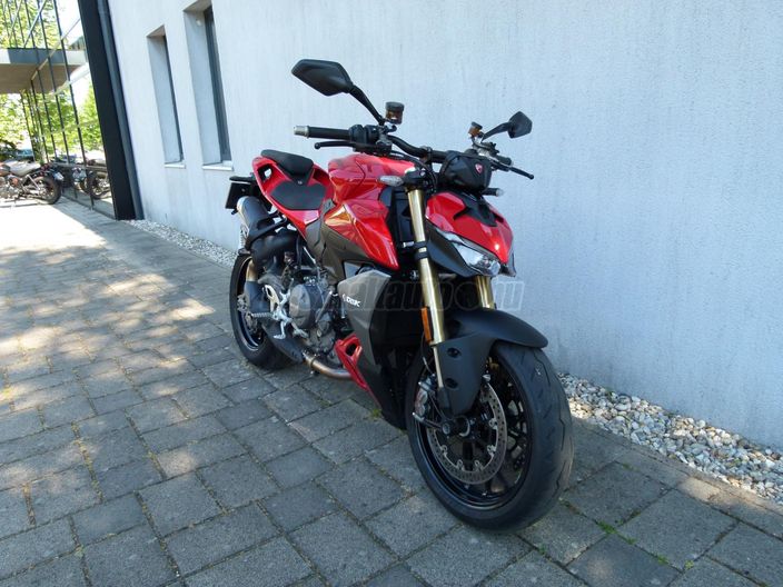 DUCATI STREETFIGHTER