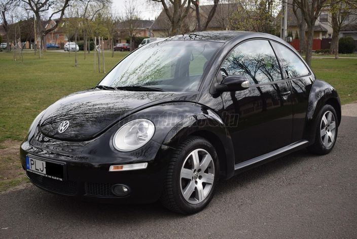 VOLKSWAGEN NEW BEETLE 1.6