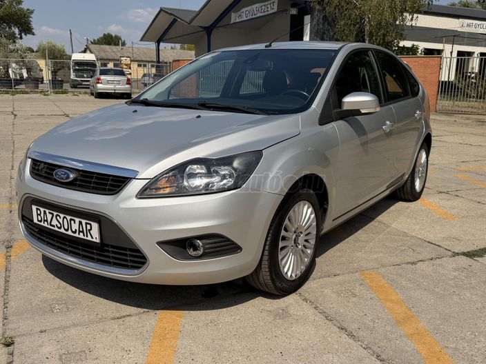 FORD FOCUS 1.8 FFV Titanium