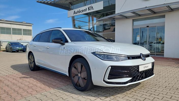 VOLKSWAGEN PASSAT Variant 2.0 TSI R-Line MAX DSG 4MOTION