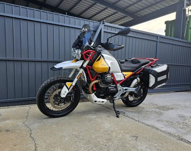 MOTO GUZZI V85 TT