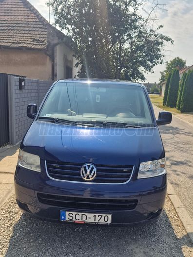 VOLKSWAGEN MULTIVAN