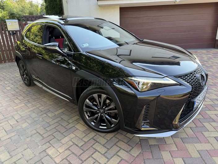 LEXUS UX 250h F Sport Plus 4WD CVT