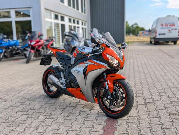 HONDA CBR 1000 RR