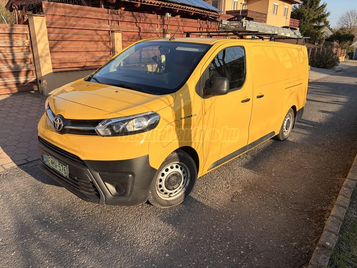 TOYOTA PROACE