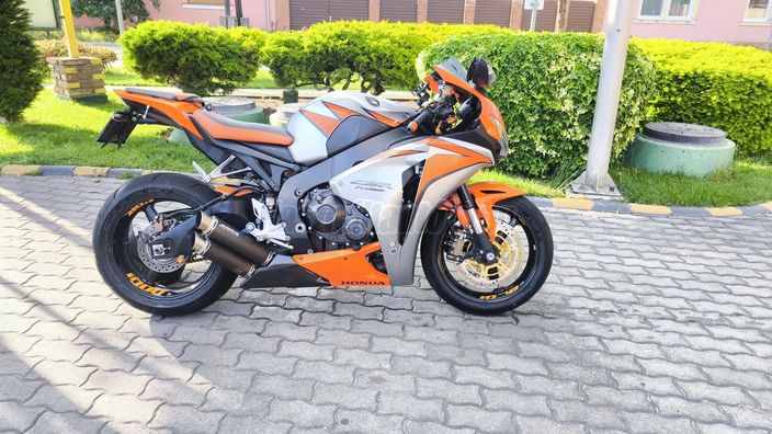 HONDA CBR 1000 RR