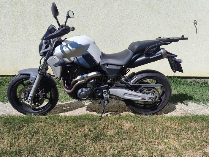 YAMAHA MT-03