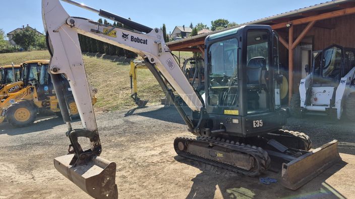 BOBCAT E35
