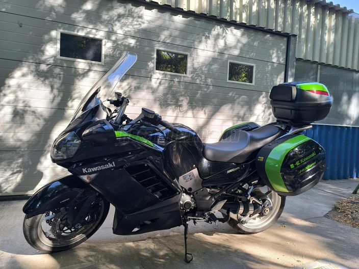 KAWASAKI GTR 1400