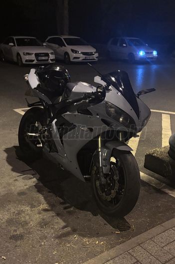 YAMAHA YZF R1