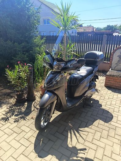 HONDA SH 300