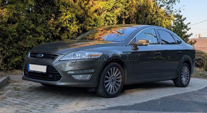 FORD MONDEO 2.0 EcoBoost Titanium Powershift