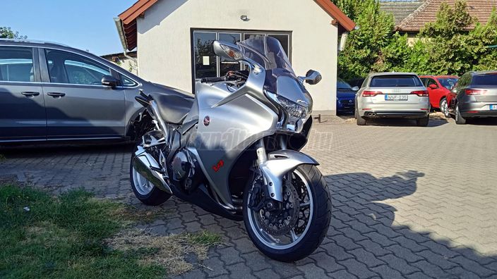 HONDA VFR 1200 F