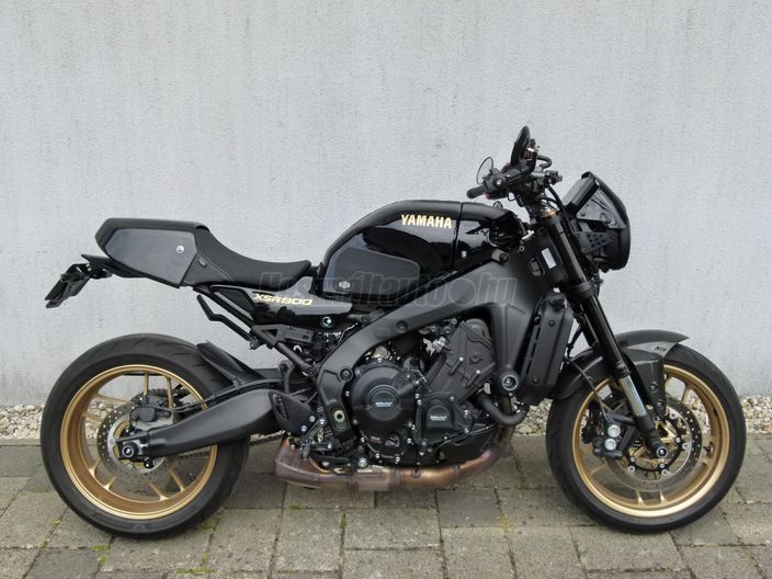 YAMAHA XSR 900