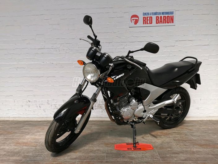 YAMAHA YBR 250