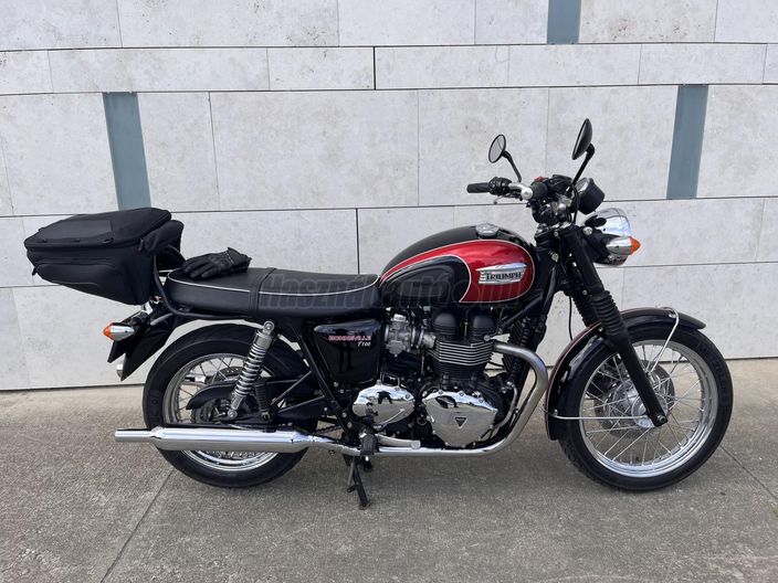 TRIUMPH BONNEVILLE