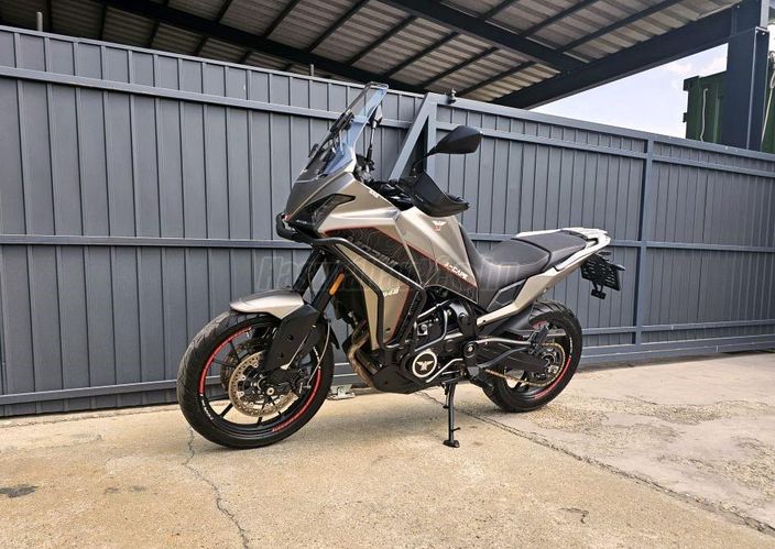 MOTO MORINI X-CAPE