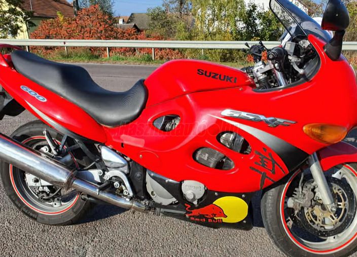 SUZUKI GSX 600 F
