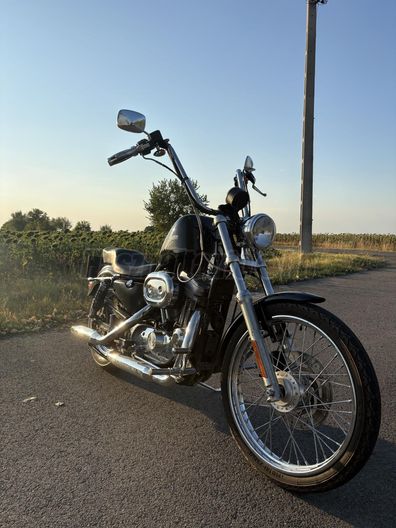 HARLEY-DAVIDSON SPORTSTER 883