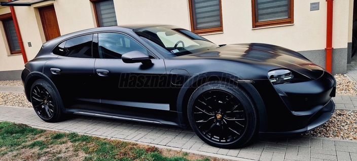 PORSCHE TAYCAN 4 Cross Turismo
