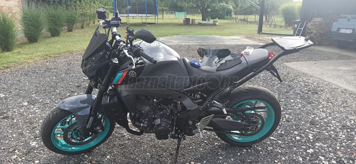 YAMAHA MT-09