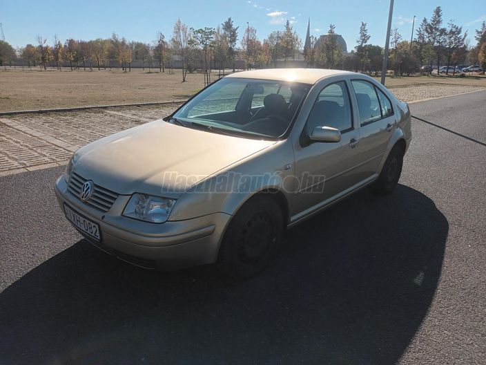 VOLKSWAGEN BORA 1.6 Comfortline
