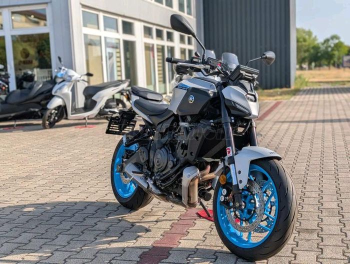 YAMAHA MT-07
