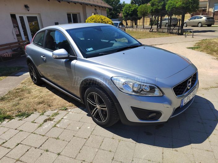 VOLVO C30 2.0 Summum