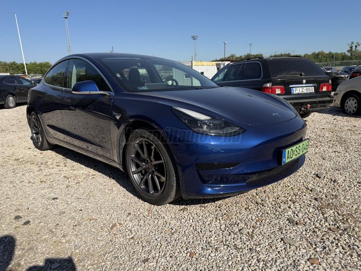 TESLA MODEL 3 Standard Range Plus Aut