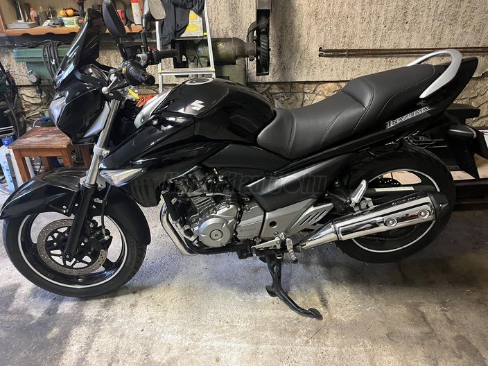 SUZUKI GW 250 INAZUMA