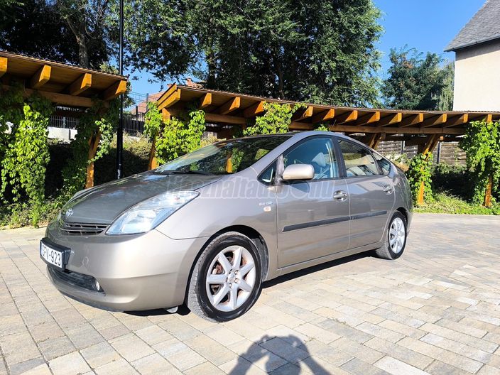 TOYOTA PRIUS 1.5 HSD IPA NAVI 2006 (Automata)