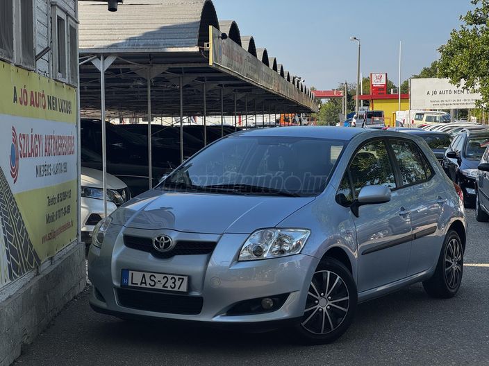 TOYOTA AURIS 1.4